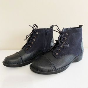 Clarks Whistle Watch Boots Women’s Size 7 Suede Leather Lace Up